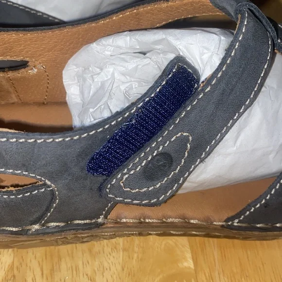 Leather Sandals - Picture 5 of 5